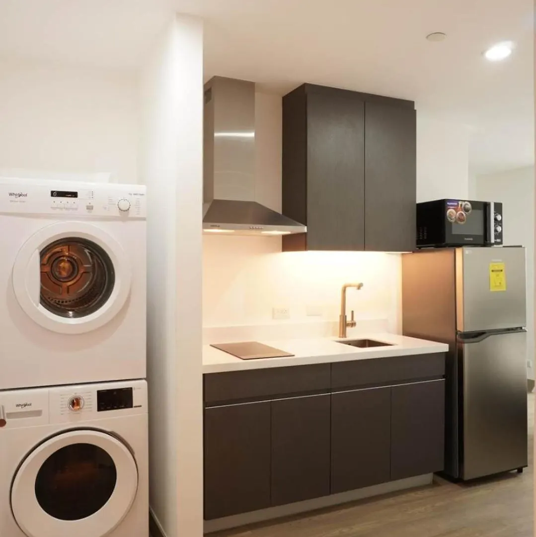 Luxury Condo At Century Spire In Central Makati Manila 0*,  Philippines